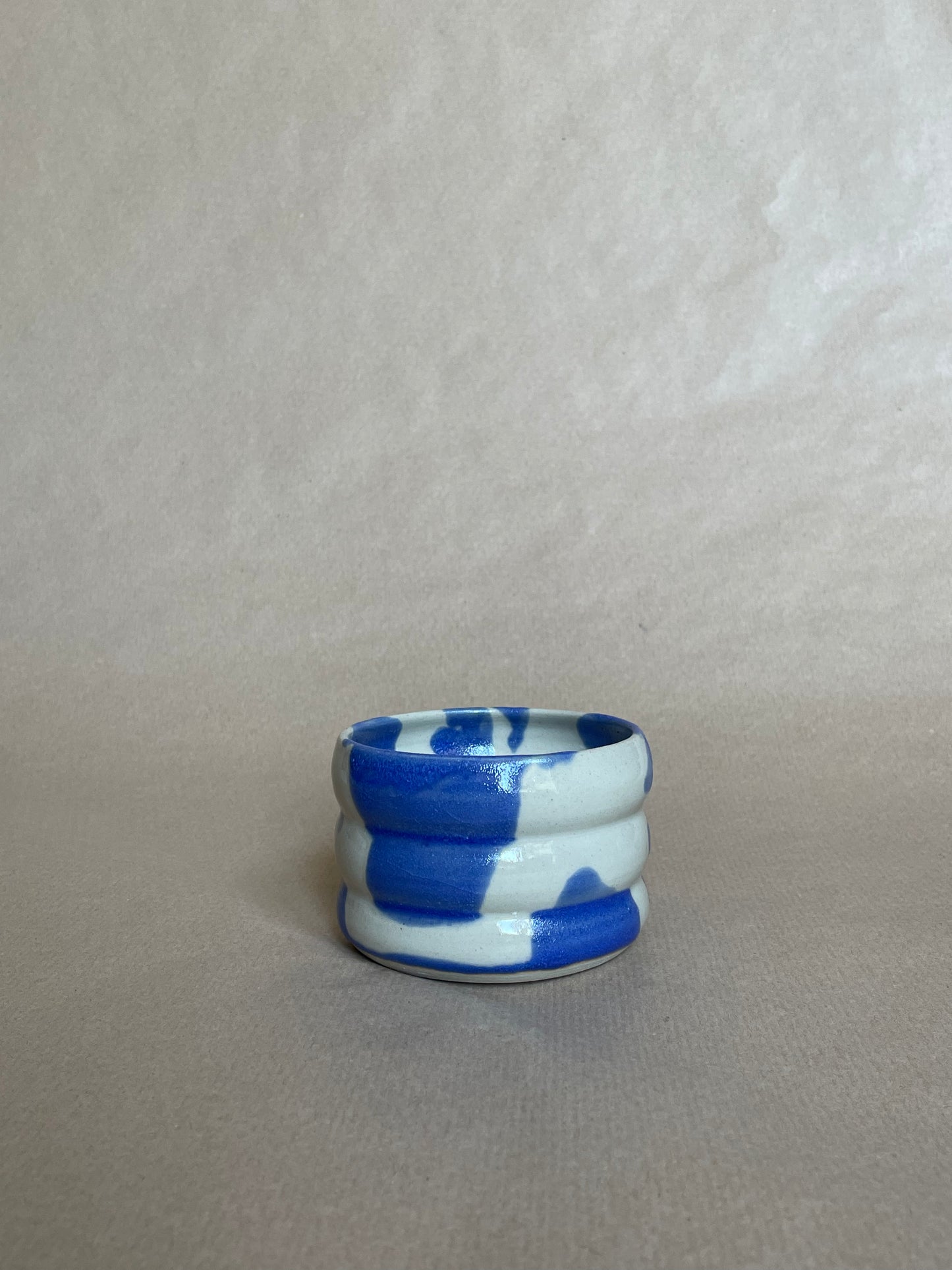 Becher Wobble Blau