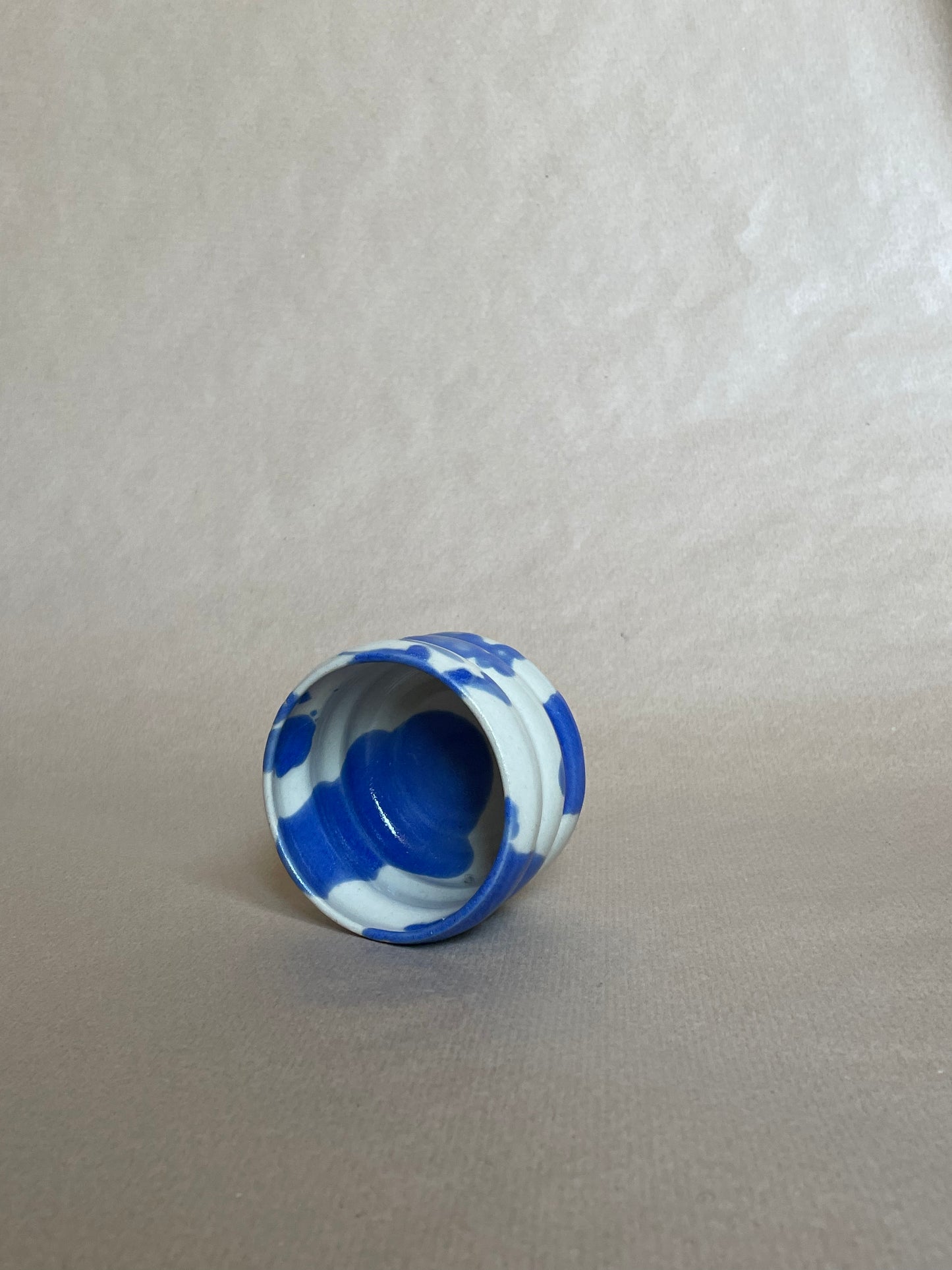 Becher Wobble Blau