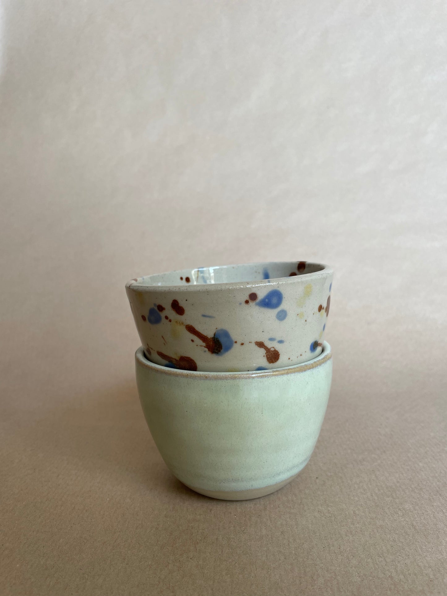Becher Maeve Sprenkel